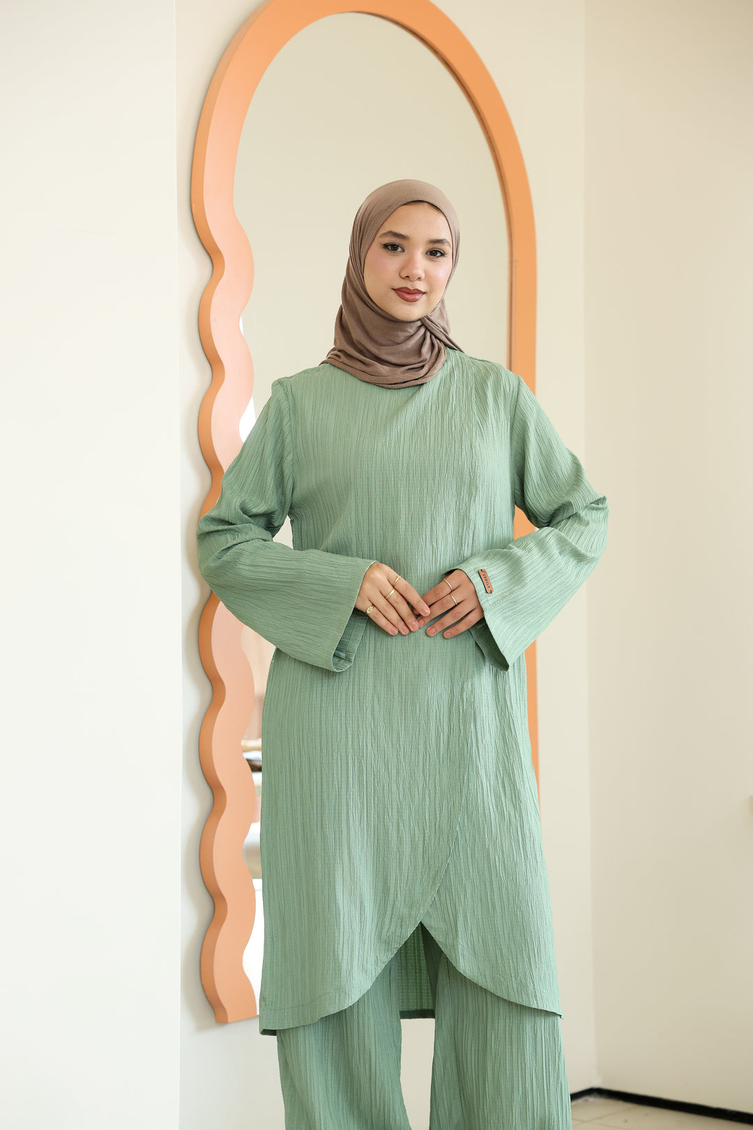 Tia SET