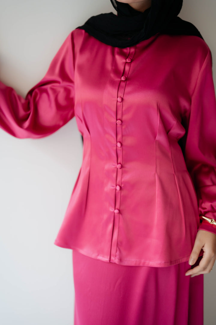 Tharaa blouse